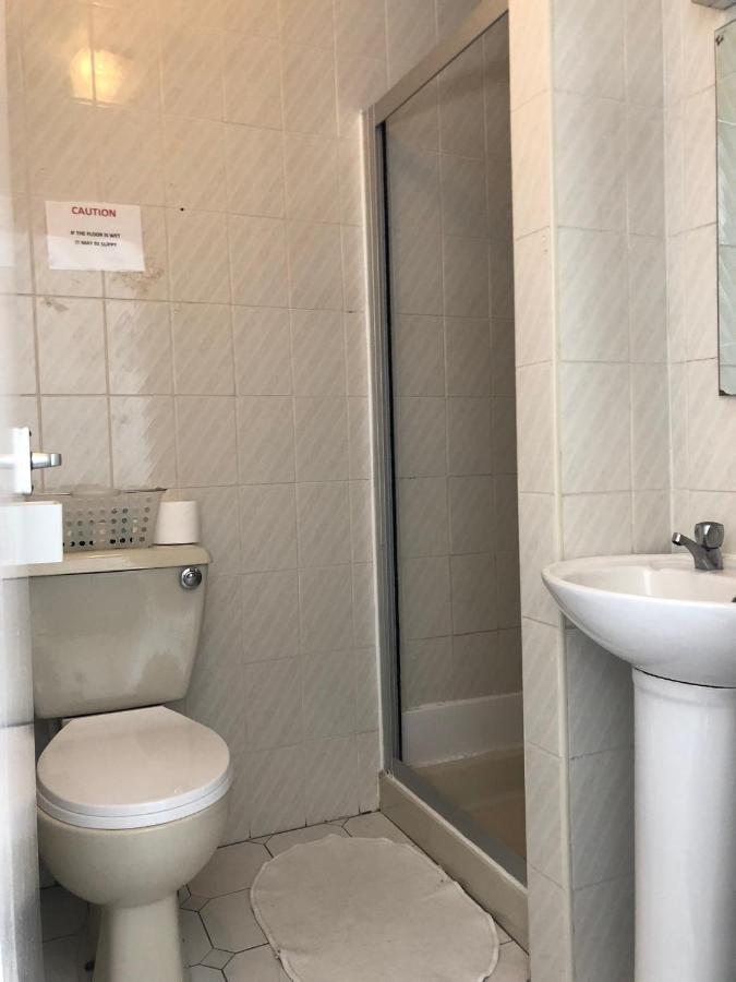 Ultimate Family Guest House Блекпул Екстериор снимка