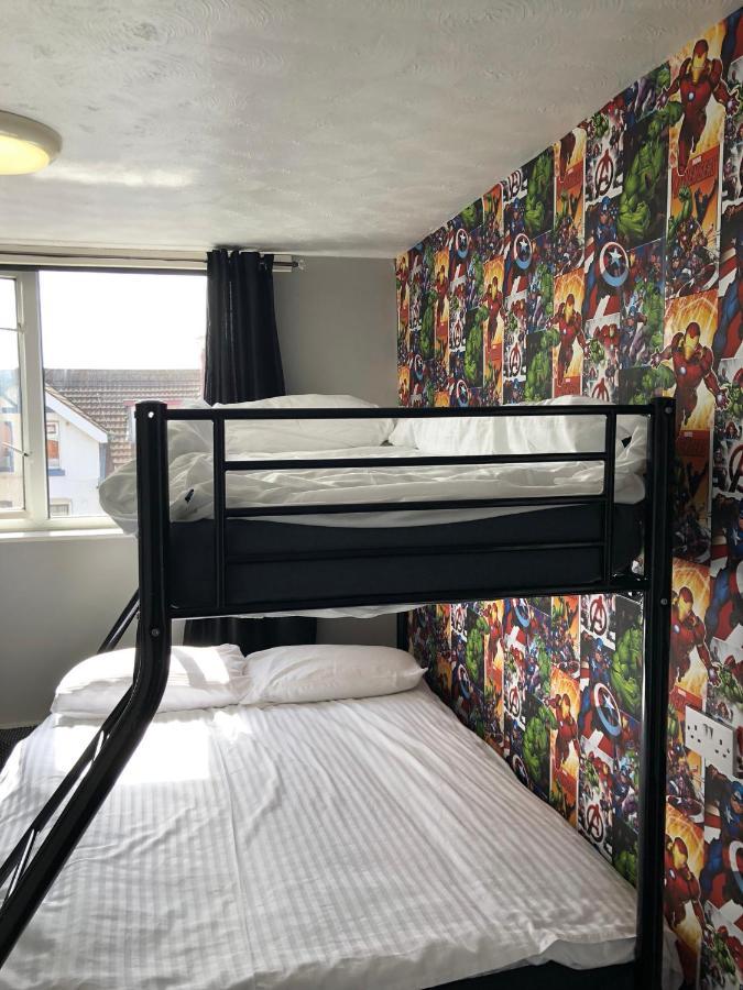 Ultimate Family Guest House Блекпул Екстериор снимка