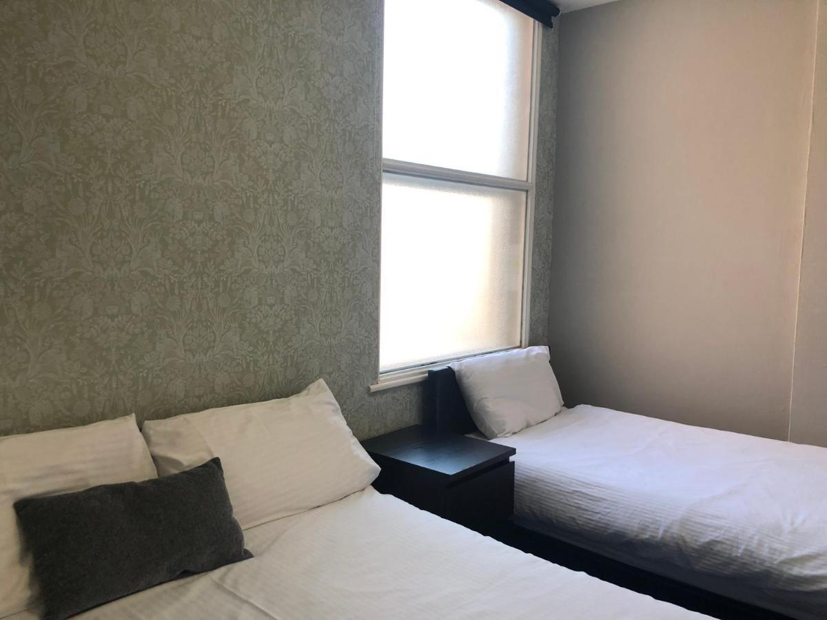 Ultimate Family Guest House Блекпул Екстериор снимка