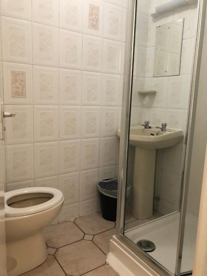 Ultimate Family Guest House Блекпул Екстериор снимка