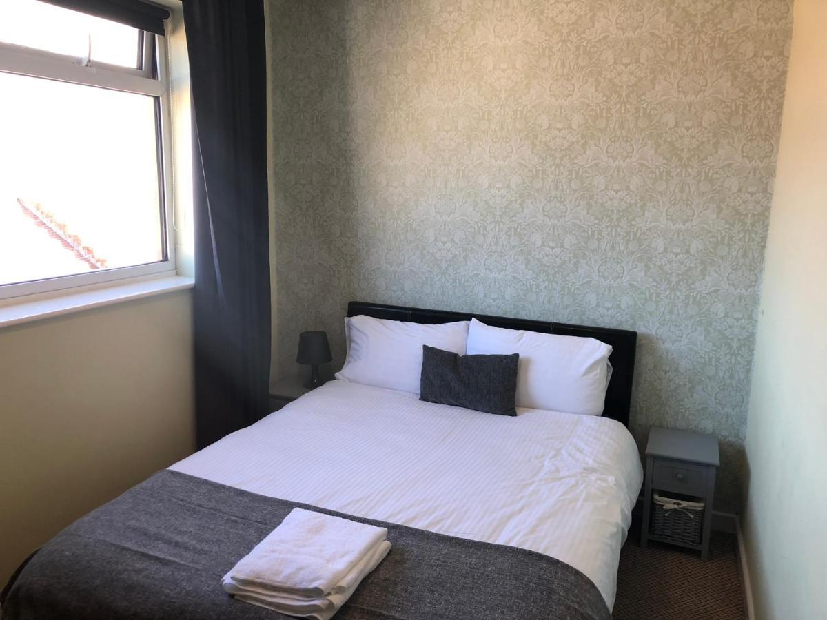 Ultimate Family Guest House Блекпул Екстериор снимка