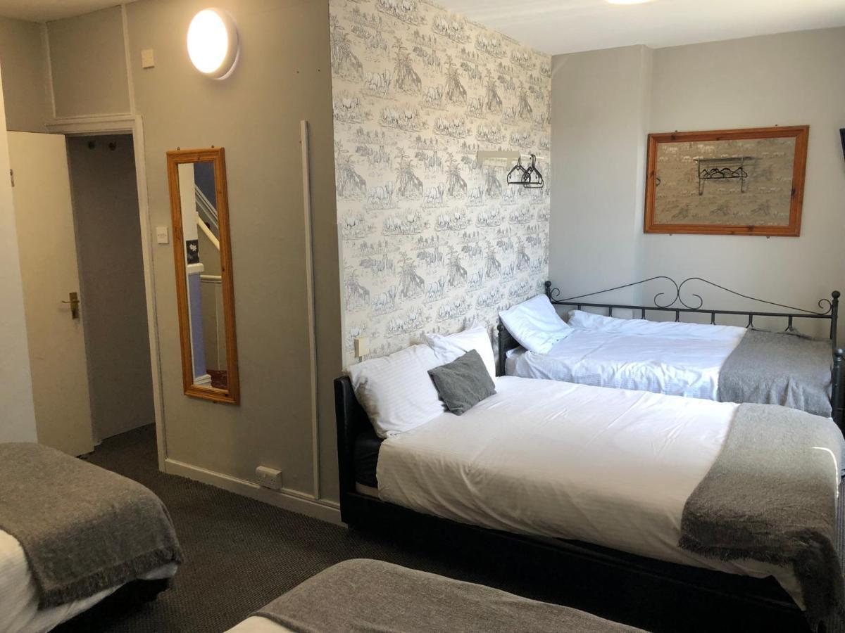 Ultimate Family Guest House Блекпул Екстериор снимка